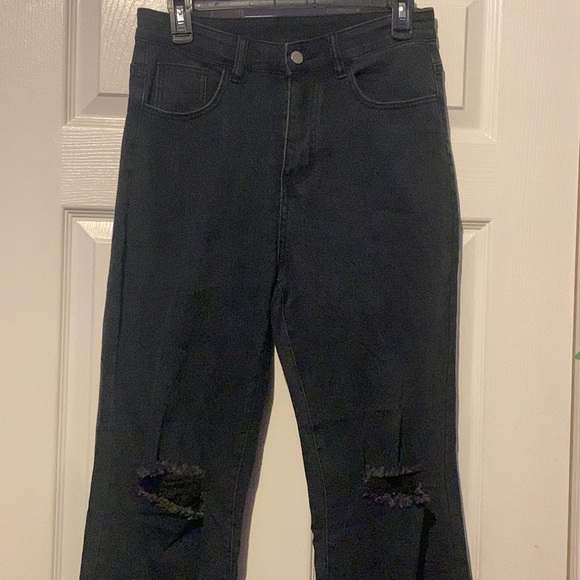 NWOT BLACK DISTRESSED JEANS - Picture 2 of 7